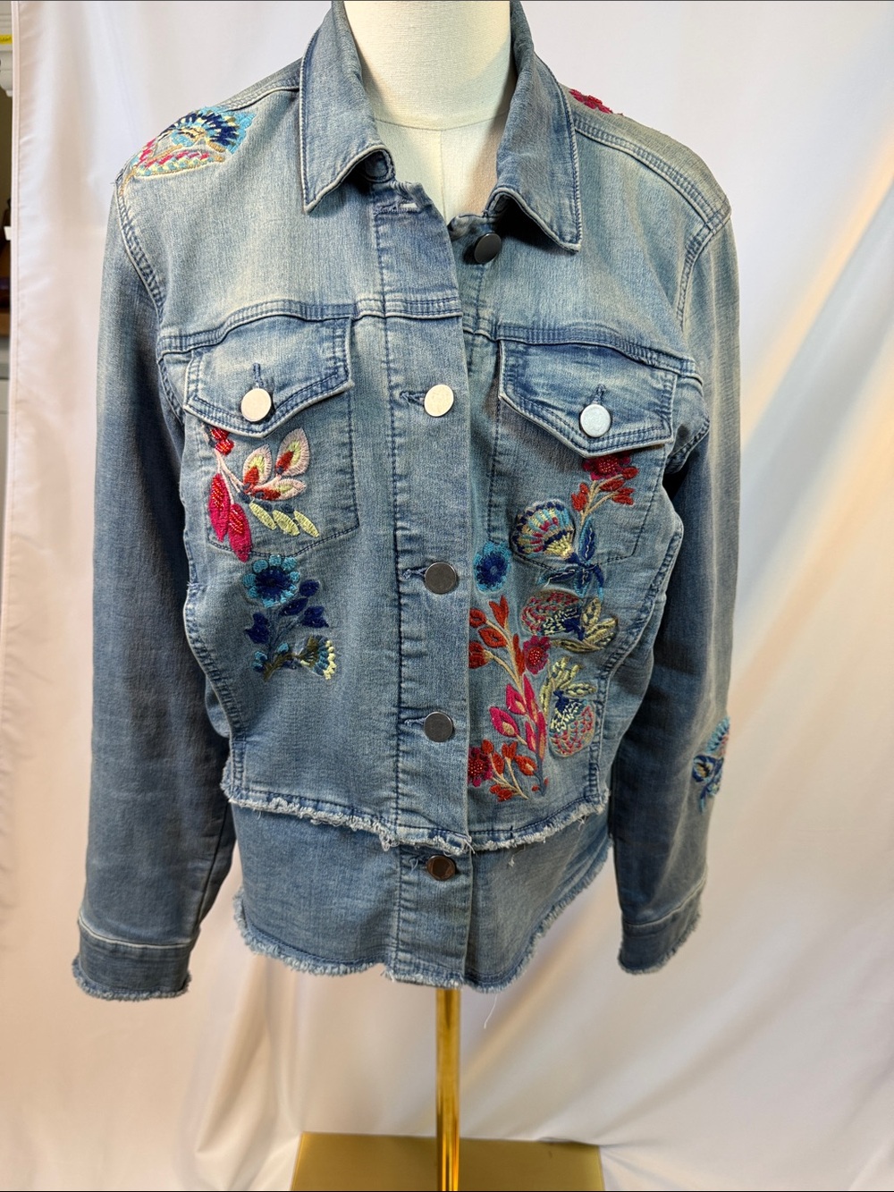 Tru Luxe Jeans Light Blue Embroidered Denim Jacket with beaded accent